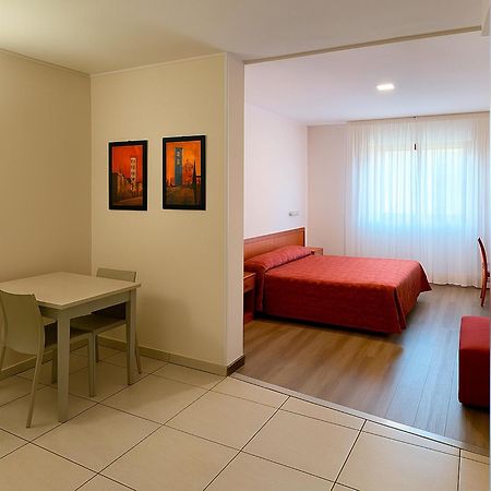 Hotel E Appartamenti La Solaria San Giovanni Rotondo Eksteriør bilde