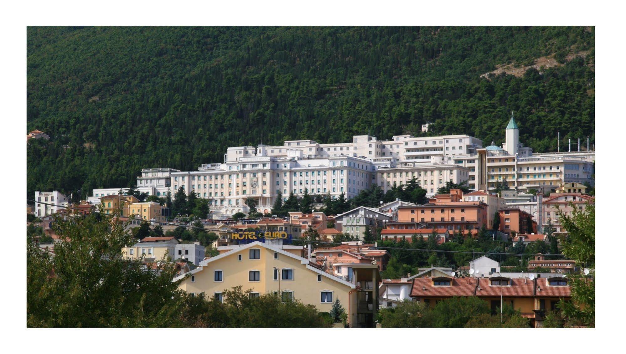 Hotel E Appartamenti La Solaria San Giovanni Rotondo Eksteriør bilde
