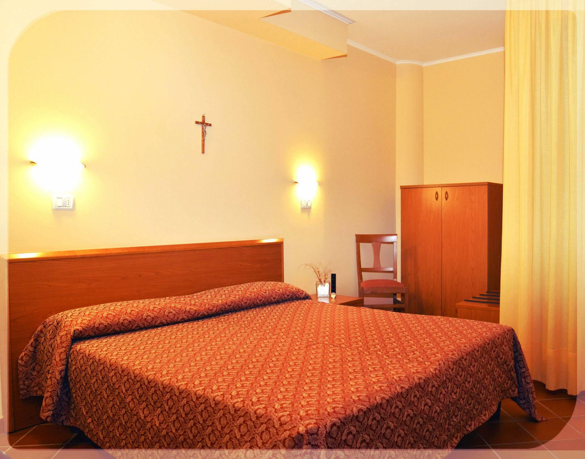 Hotel E Appartamenti La Solaria San Giovanni Rotondo Eksteriør bilde
